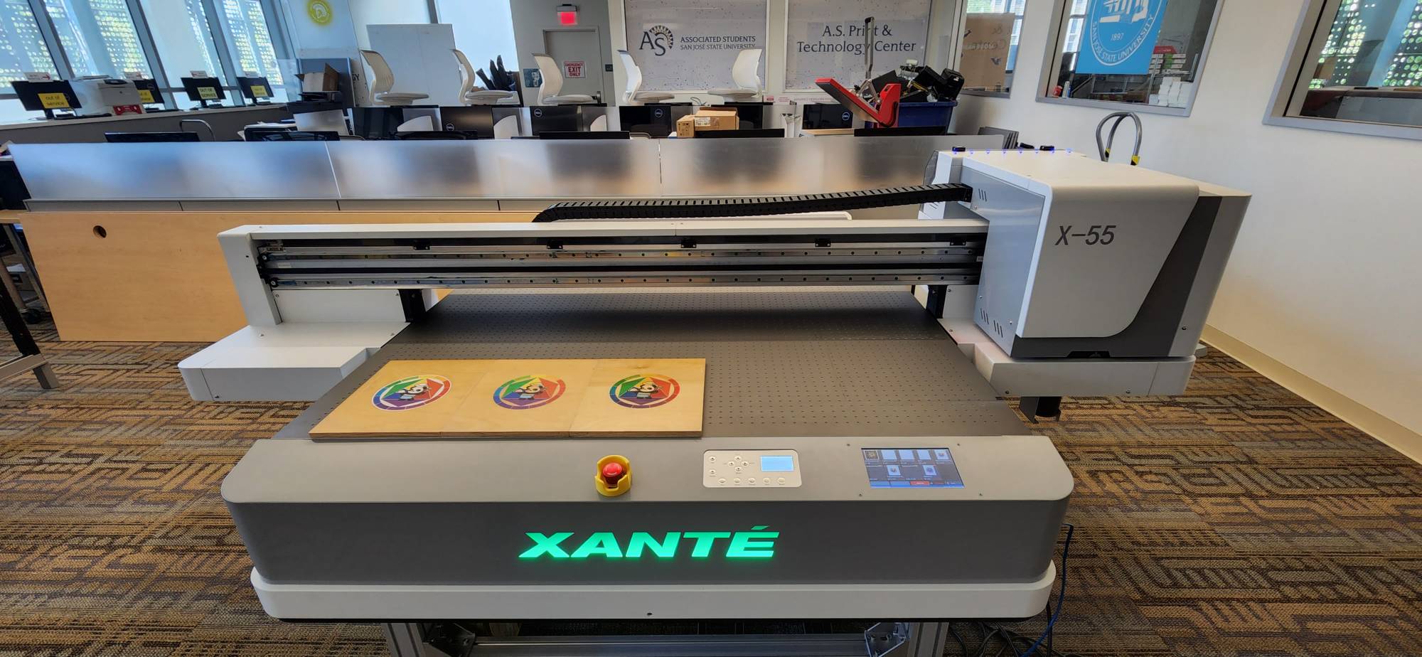 Front profile of Xante X-55 Flatbed Printer