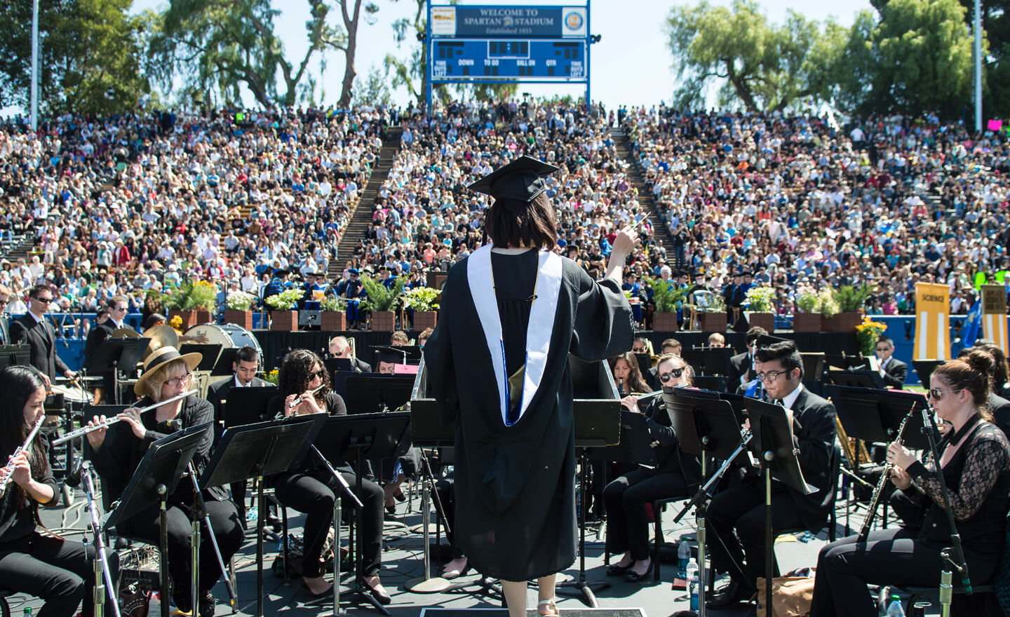 sjsu music students perform during commencement.